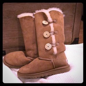 UGG Bailey Button Triplet Women Twinface Sheepskin